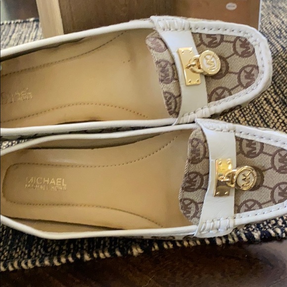 Michael Kors flats - Picture 2 of 6
